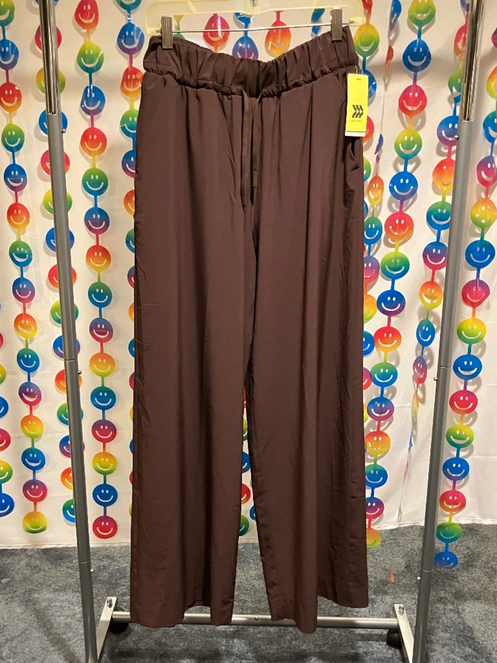 NWT All In Motion Active Light High-Rise Pocketed Wide Leg Pants (Medium)